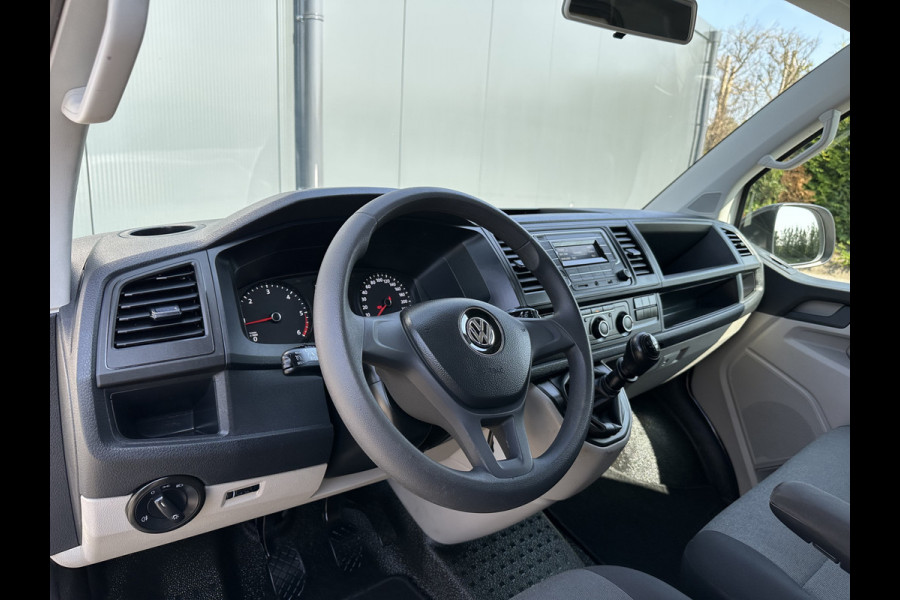 Volkswagen Transporter 2.0 TDI 102 PK / L2H1 / 1e EIG. / 58.404 KM / IMPERIAAL / TREKHAAK / AIRCO / CRUISE CONTROL