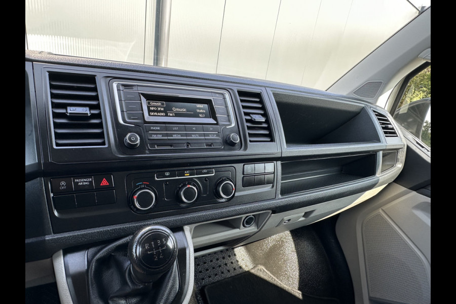 Volkswagen Transporter 2.0 TDI 102 PK / L2H1 / 1e EIG. / 58.404 KM / IMPERIAAL / TREKHAAK / AIRCO / CRUISE CONTROL