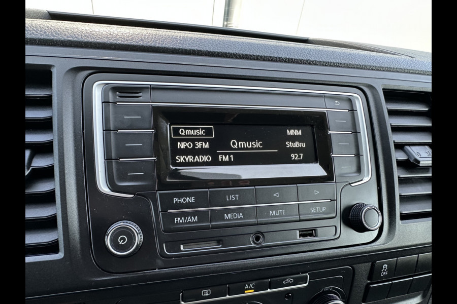 Volkswagen Transporter 2.0 TDI 102 PK / L2H1 / 1e EIG. / 58.404 KM / IMPERIAAL / TREKHAAK / AIRCO / CRUISE CONTROL