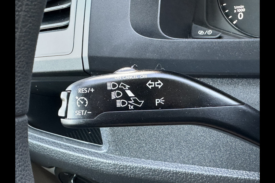 Volkswagen Transporter 2.0 TDI 102 PK / L2H1 / 1e EIG. / 58.404 KM / IMPERIAAL / TREKHAAK / AIRCO / CRUISE CONTROL