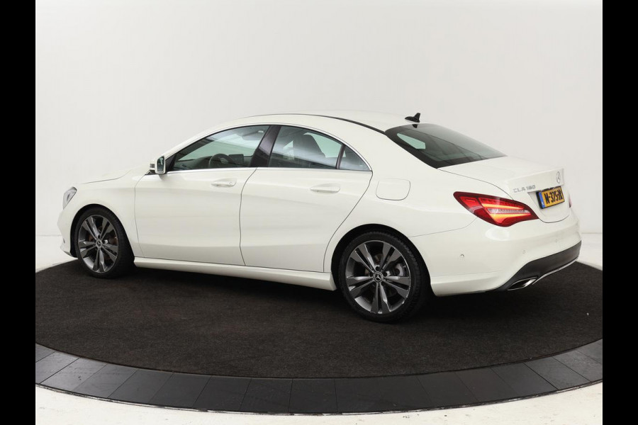 Mercedes-Benz CLA-Klasse 180 Urban | Stoelverwarming | Sportstoelen | Navigatie | Park Assist | Full LED | Half leder | Cruise control | Airco | Bluetooth