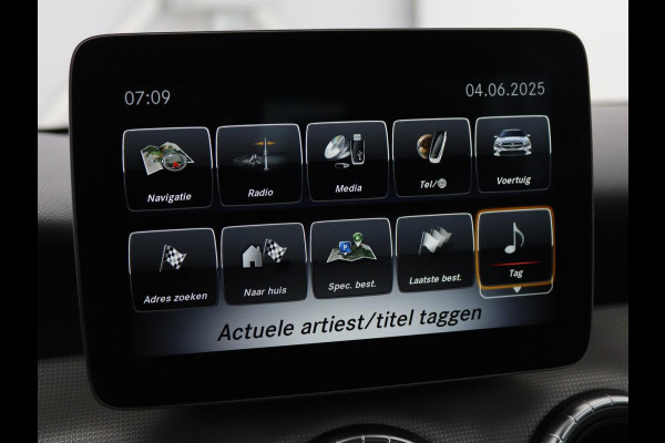 Mercedes-Benz CLA-Klasse 180 Urban | Stoelverwarming | Sportstoelen | Navigatie | Park Assist | Full LED | Half leder | Cruise control | Airco | Bluetooth