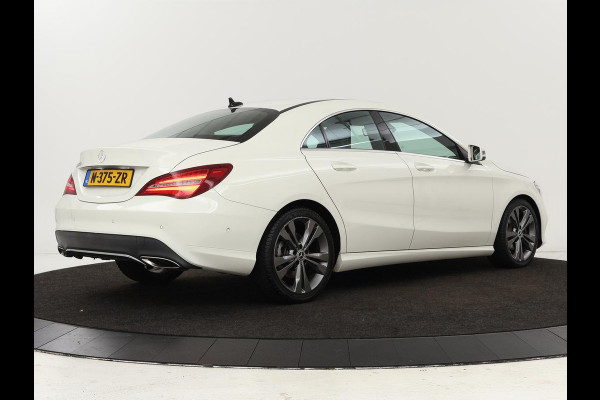 Mercedes-Benz CLA-Klasse 180 Urban | Stoelverwarming | Sportstoelen | Navigatie | Park Assist | Full LED | Half leder | Cruise control | Airco | Bluetooth