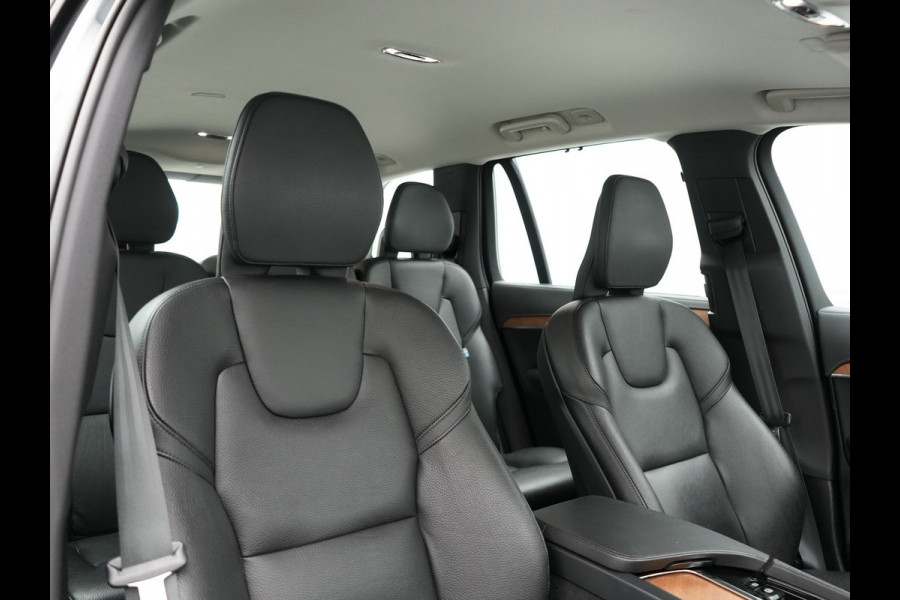 Volvo XC90 T8 Recharge AWD Inscription Plug In Hybrid 394pk 7 Persoons Dealer O.H. INCL BTW PHEV | Lederen Sportstoelen Memory | Pilot Assist | Trekhaak af Fabriek | Adaptive Cruise | Navigatie | Camera | Apple Carplay | L.M. 20" | DAB |