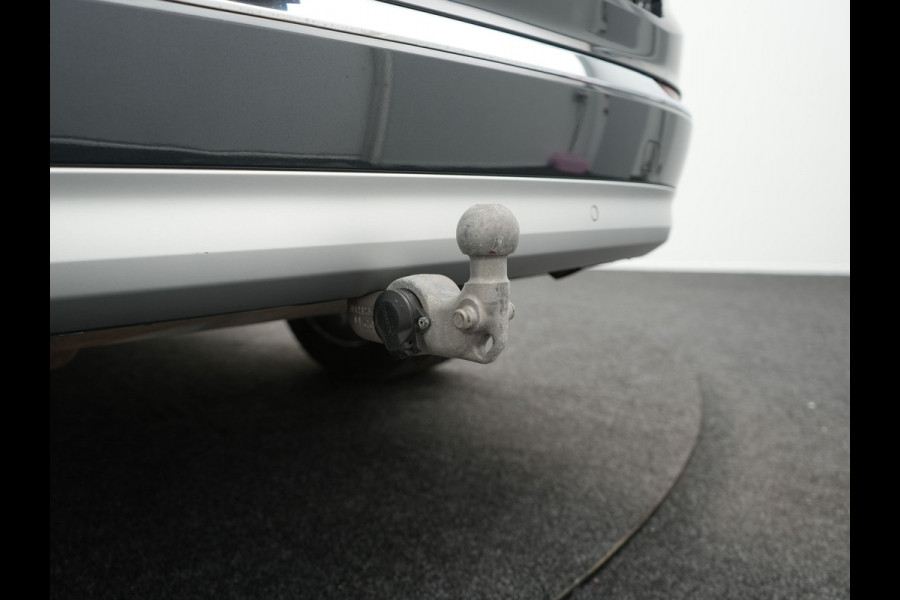 Volvo XC90 T8 Recharge AWD Inscription Plug In Hybrid 394pk 7 Persoons Dealer O.H. INCL BTW PHEV | Lederen Sportstoelen Memory | Pilot Assist | Trekhaak af Fabriek | Adaptive Cruise | Navigatie | Camera | Apple Carplay | L.M. 20" | DAB |