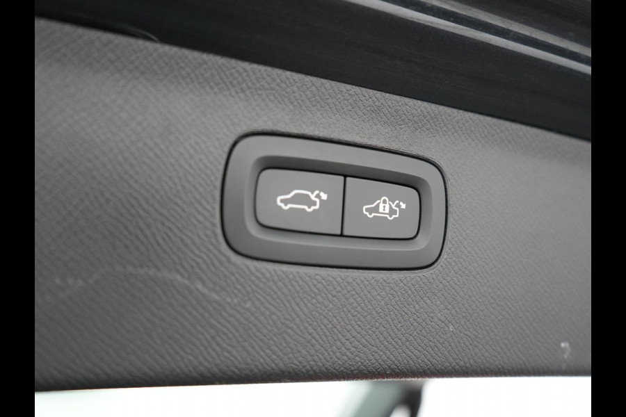 Volvo XC90 T8 Recharge AWD Inscription Plug In Hybrid 394pk 7 Persoons Dealer O.H. INCL BTW PHEV | Lederen Sportstoelen Memory | Pilot Assist | Trekhaak af Fabriek | Adaptive Cruise | Navigatie | Camera | Apple Carplay | L.M. 20" | DAB |