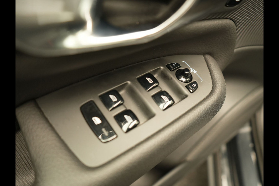Volvo XC90 T8 Recharge AWD Inscription Plug In Hybrid 394pk 7 Persoons Dealer O.H. INCL BTW PHEV | Lederen Sportstoelen Memory | Pilot Assist | Trekhaak af Fabriek | Adaptive Cruise | Navigatie | Camera | Apple Carplay | L.M. 20" | DAB |