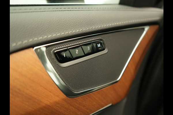 Volvo XC90 T8 Recharge AWD Inscription Plug In Hybrid 394pk 7 Persoons Dealer O.H. INCL BTW PHEV | Lederen Sportstoelen Memory | Pilot Assist | Trekhaak af Fabriek | Adaptive Cruise | Navigatie | Camera | Apple Carplay | L.M. 20" | DAB |