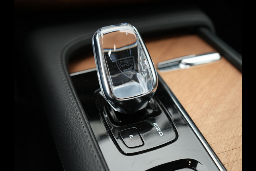 Volvo XC90 T8 Recharge AWD Inscription Plug In Hybrid 394pk 7 Persoons Dealer O.H. INCL BTW PHEV | Lederen Sportstoelen Memory | Pilot Assist | Trekhaak af Fabriek | Adaptive Cruise | Navigatie | Camera | Apple Carplay | L.M. 20" | DAB |