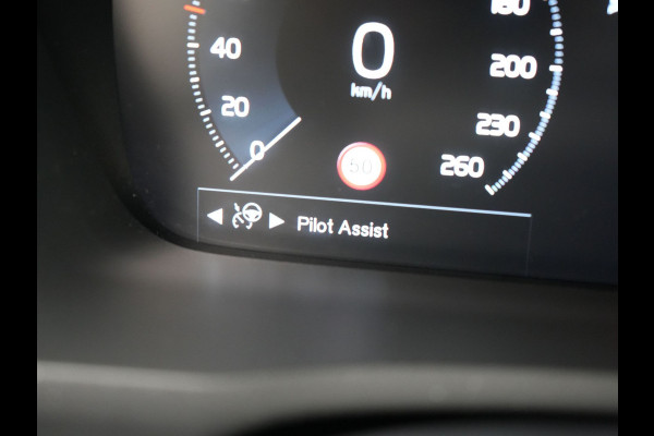 Volvo XC90 T8 Recharge AWD Inscription Plug In Hybrid 394pk 7 Persoons Dealer O.H. INCL BTW PHEV | Lederen Sportstoelen Memory | Pilot Assist | Trekhaak af Fabriek | Adaptive Cruise | Navigatie | Camera | Apple Carplay | L.M. 20" | DAB |