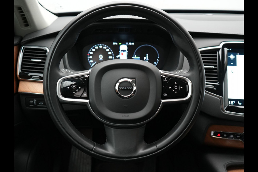 Volvo XC90 T8 Recharge AWD Inscription Plug In Hybrid 394pk 7 Persoons Dealer O.H. INCL BTW PHEV | Lederen Sportstoelen Memory | Pilot Assist | Trekhaak af Fabriek | Adaptive Cruise | Navigatie | Camera | Apple Carplay | L.M. 20" | DAB |