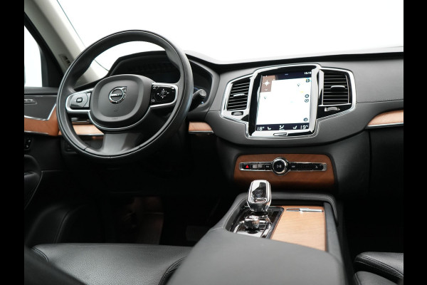 Volvo XC90 T8 Recharge AWD Inscription Plug In Hybrid 394pk 7 Persoons Dealer O.H. INCL BTW PHEV | Lederen Sportstoelen Memory | Pilot Assist | Trekhaak af Fabriek | Adaptive Cruise | Navigatie | Camera | Apple Carplay | L.M. 20" | DAB |