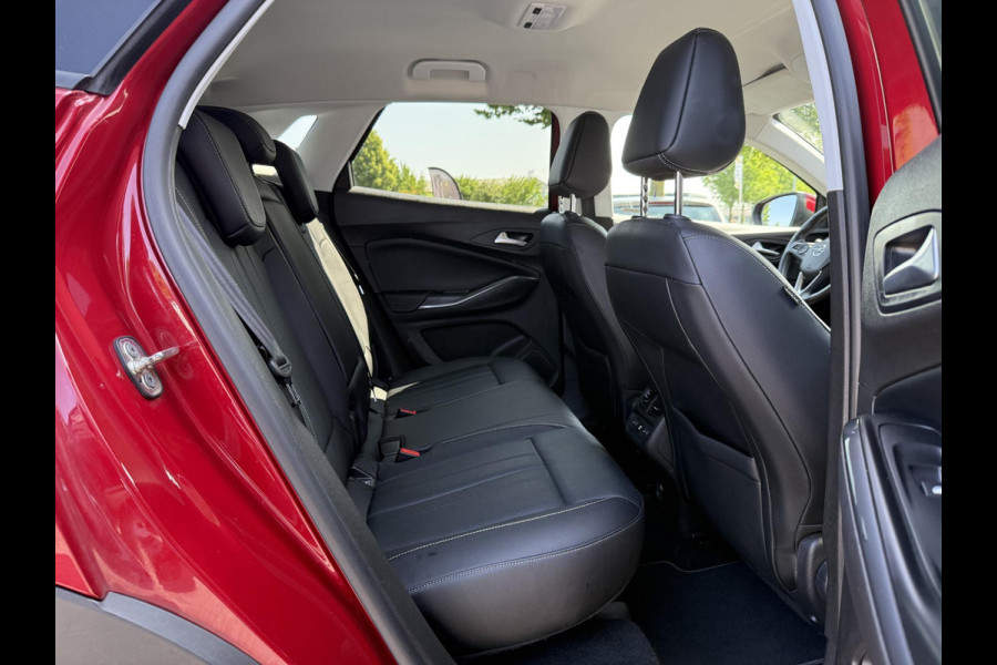 Opel Grandland X 1.2 Turbo Innovation Automaat,1e Eigenaar,Camera,Navi,Pdc V+A,Lm Velgen,Leder,Stoelverwarming,Stoelverkoeling,Dodehoek,Stuurverwarming,131pk,Apk tot 08-2026