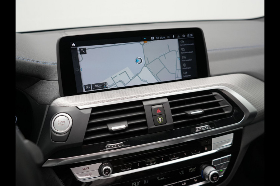 BMW X3 xDrive30e M Sport Plug In Hybrid 293pk Dealer O.H PHEV | Panodak | Adaptive Cruise | Head Up | 360 Camera | Harmand Kardon | Lederen Sportstoelen Memory | 20 "L.M | Sfeerverlichting | Virtual |