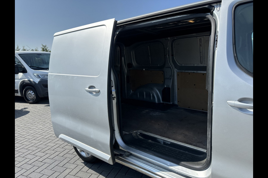 Peugeot Expert 2.0 HDI 123 PK / L2H1 / 1e EIG. / 82.553 KM / TREKHAAK / AIRCO / CRUISE / NAVI