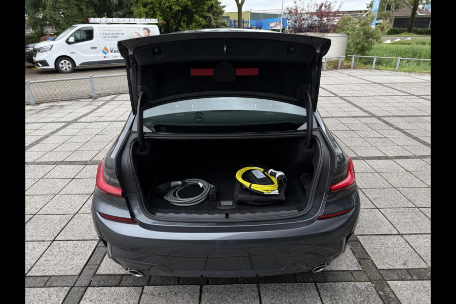 BMW 3-serie 330e Aut. Hybrid M-Sport | Sport Leder | Navi | Carplay | Xenon-LED |
