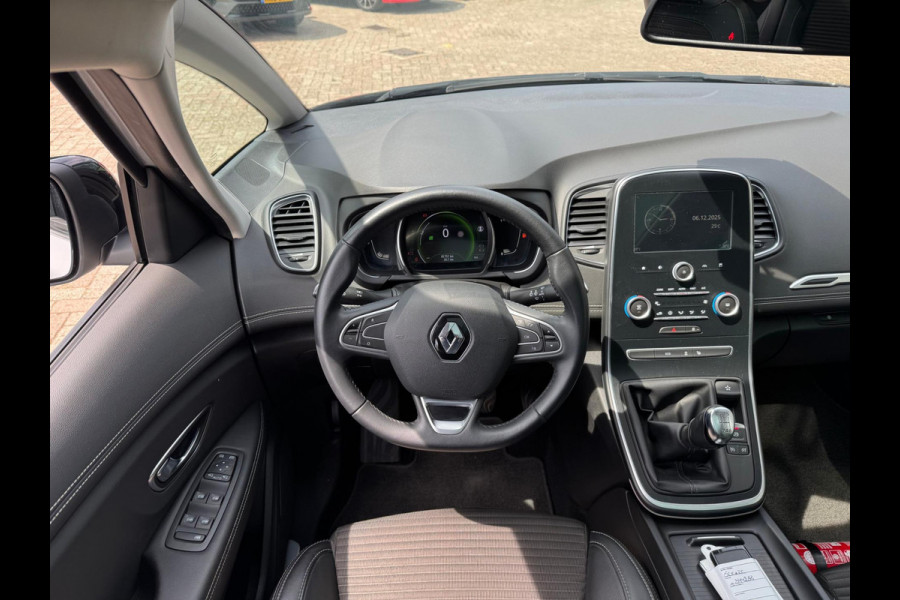 Renault Scénic TCe 140 Intens 1e eigenaar / LM 20'' / Navi / P-sensoren V&A / Camera / Clima /
