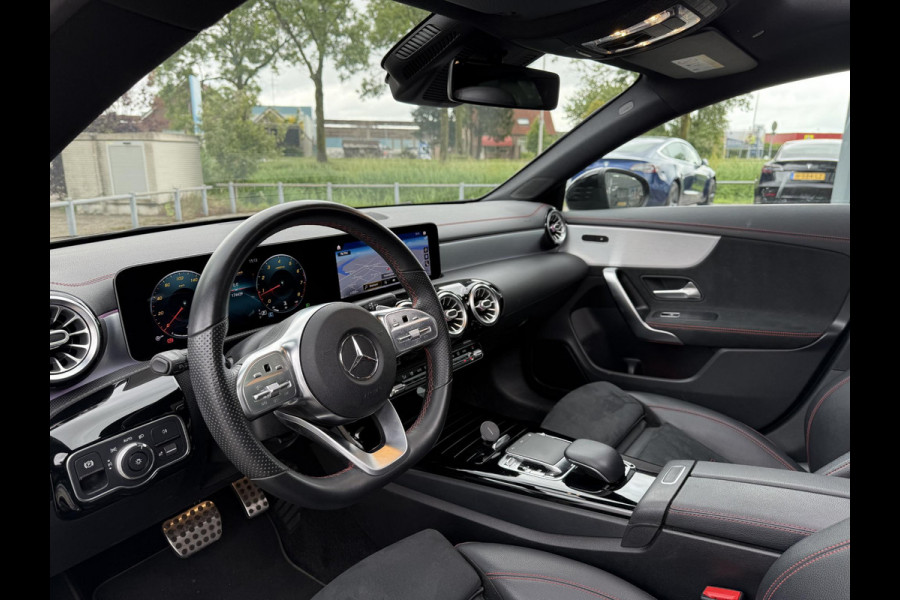 Mercedes-Benz CLA-Klasse Shooting Brake 200 Aut. Sol AMG Sport | Panorama | Sfeer Verl. | Navi | Camera |