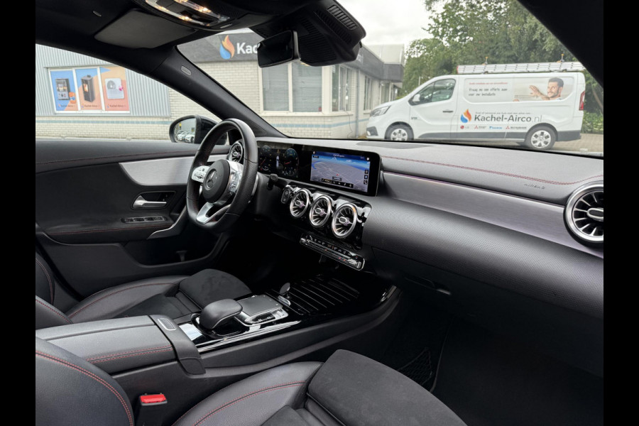 Mercedes-Benz CLA-Klasse Shooting Brake 200 Aut. Sol AMG Sport | Panorama | Sfeer Verl. | Navi | Camera |