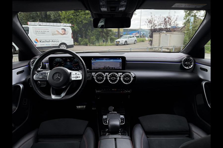 Mercedes-Benz CLA-Klasse Shooting Brake 200 Aut. Sol AMG Sport | Panorama | Sfeer Verl. | Navi | Camera |