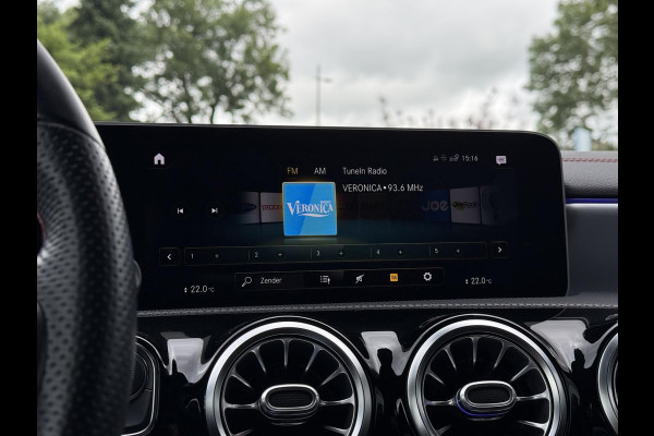 Mercedes-Benz CLA-Klasse Shooting Brake 200 Aut. Sol AMG Sport | Panorama | Sfeer Verl. | Navi | Camera |