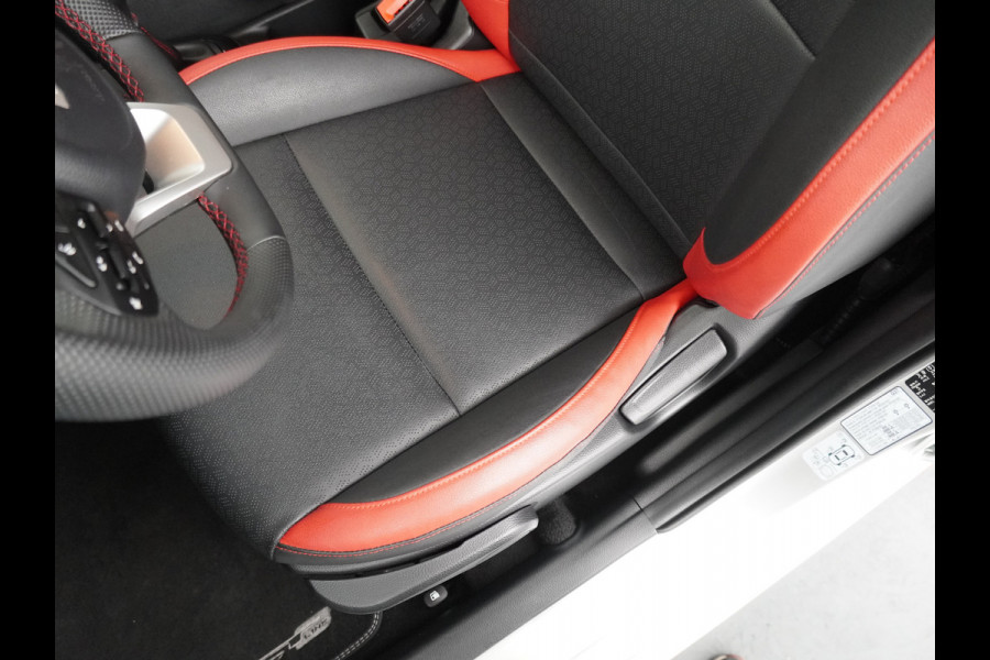 Kia Picanto 1.0 DPi GT-Line Apple Carplay/Android Auto - Cruise Control - Climate Control - Navigatie - Lederen bekleding - Fabrieksgarantie tot 05-2031