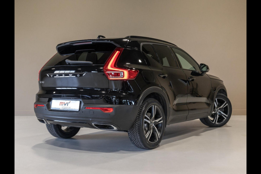 Volvo XC40 2.0 T5 AWD R-Design / 247pk / Trekhaak / Harman kardon / Stoelverwarming voor en achter /