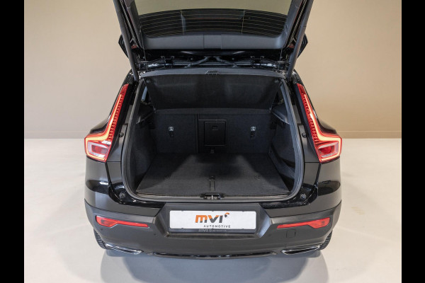 Volvo XC40 2.0 T5 AWD R-Design / 247pk / Trekhaak / Harman kardon / Stoelverwarming voor en achter /