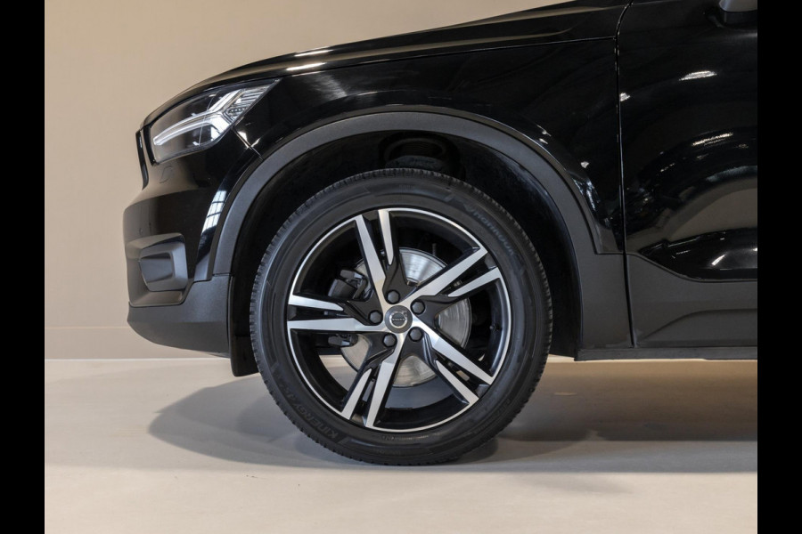 Volvo XC40 2.0 T5 AWD R-Design / 247pk / Trekhaak / Harman kardon / Stoelverwarming voor en achter /
