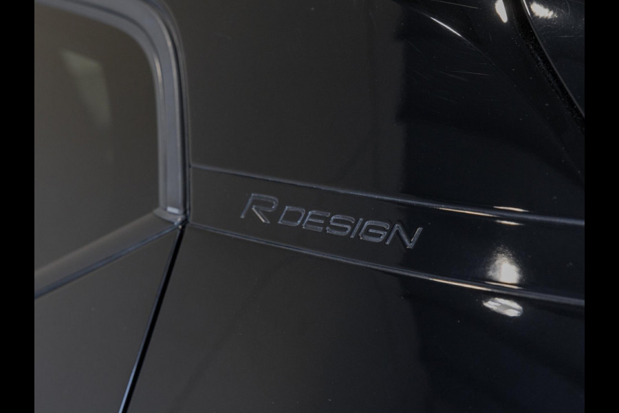Volvo XC40 2.0 T5 AWD R-Design / 247pk / Trekhaak / Harman kardon / Stoelverwarming voor en achter /