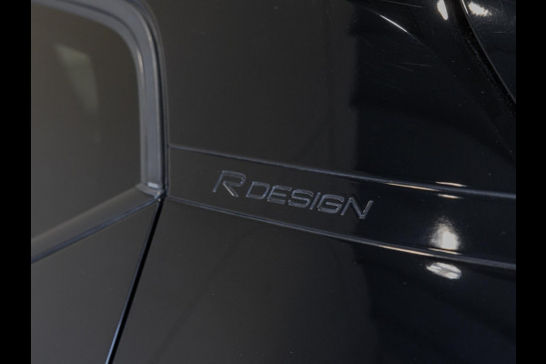 Volvo XC40 2.0 T5 AWD R-Design / 247pk / Trekhaak / Harman kardon / Stoelverwarming voor en achter /