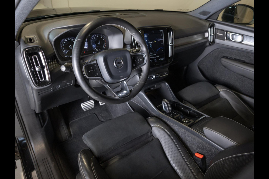Volvo XC40 2.0 T5 AWD R-Design / 247pk / Trekhaak / Harman kardon / Stoelverwarming voor en achter /