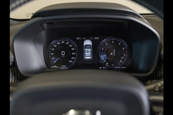 Volvo XC40 2.0 T5 AWD R-Design / 247pk / Trekhaak / Harman kardon / Stoelverwarming voor en achter /
