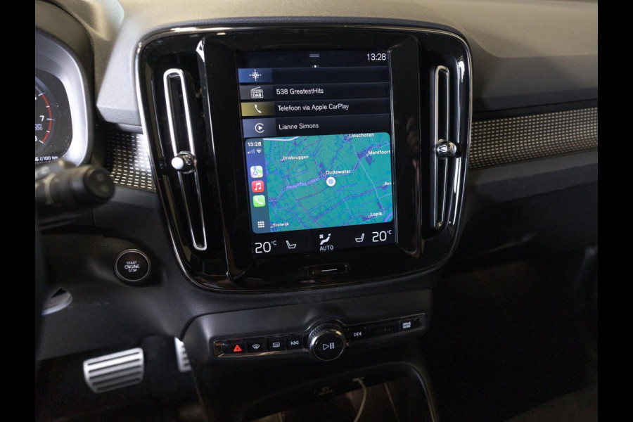 Volvo XC40 2.0 T5 AWD R-Design / 247pk / Trekhaak / Harman kardon / Stoelverwarming voor en achter /