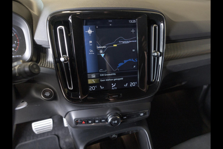 Volvo XC40 2.0 T5 AWD R-Design / 247pk / Trekhaak / Harman kardon / Stoelverwarming voor en achter /