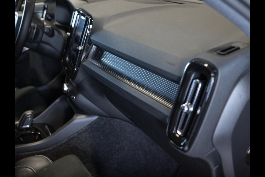 Volvo XC40 2.0 T5 AWD R-Design / 247pk / Trekhaak / Harman kardon / Stoelverwarming voor en achter /