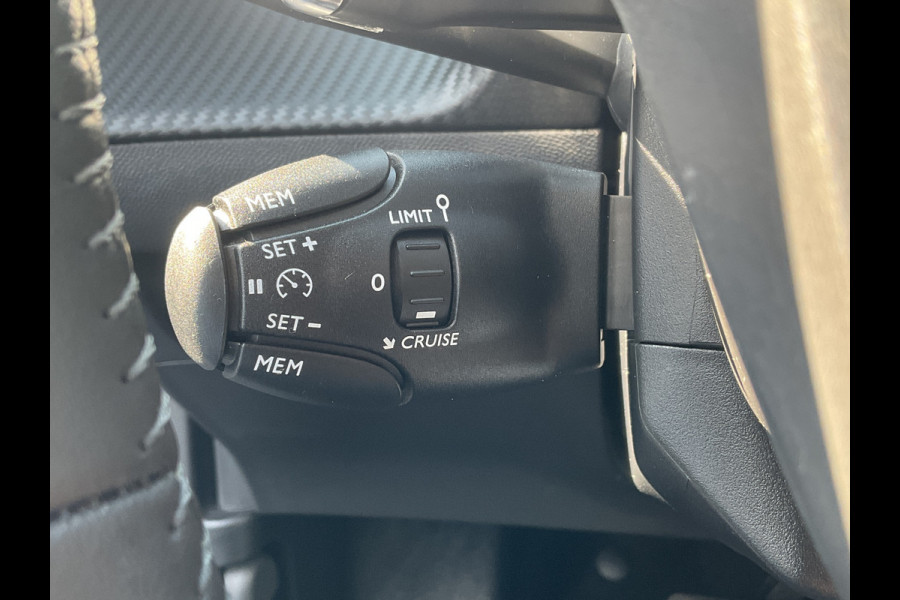 Peugeot 2008 1.2 PureTech 130 Allure Automaat 360cam Carplay Nav/Cruise Blue Beauty!