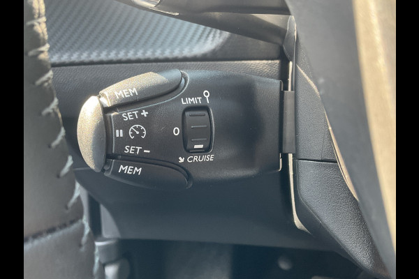 Peugeot 2008 1.2 PureTech 130 Allure Automaat 360cam Carplay Nav/Cruise Blue Beauty!