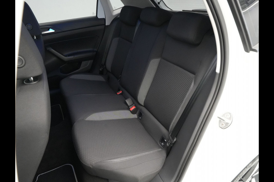 Volkswagen Polo 1.0 TSI 95pk Life Navi via App Pdc Trekhaak Lm Velgen 87