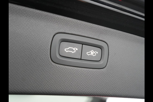 Volvo XC90 T8 Recharge AWD Inscription Plug In Hybrid 394pk 7 Persoons Dealer O.H. INCL BTW PHEV | Lederen Sportstoelen Verwarmd | Pilot Assist | Navigatie | Adaptive Cruise | Virtual | Camera | Apple Carplay | DAB | L.M. 19" |