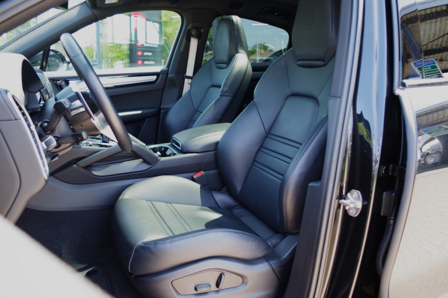 Porsche Cayenne Coupé 3.0 E-Hybrid 462 PK Platinum Edition PHEV, Panoramadak, Trekhaak, Kuipstoelen, BOSE Sound, Sport Chrono
