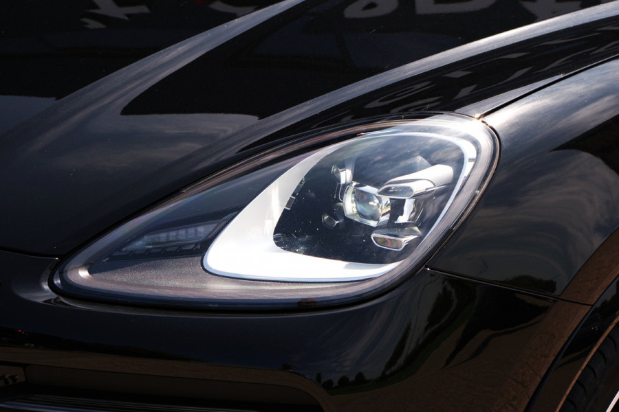 Porsche Cayenne Coupé 3.0 E-Hybrid 462 PK Platinum Edition PHEV, Panoramadak, Trekhaak, Kuipstoelen, BOSE Sound, Sport Chrono