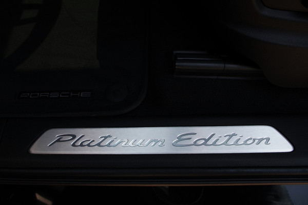 Porsche Cayenne Coupé 3.0 E-Hybrid 462 PK Platinum Edition PHEV, Panoramadak, Trekhaak, Kuipstoelen, BOSE Sound, Sport Chrono