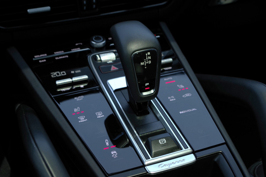Porsche Cayenne Coupé 3.0 E-Hybrid 462 PK Platinum Edition PHEV, Panoramadak, Trekhaak, Kuipstoelen, BOSE Sound, Sport Chrono
