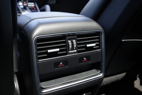 Porsche Cayenne Coupé 3.0 E-Hybrid 462 PK Platinum Edition PHEV, Panoramadak, Trekhaak, Kuipstoelen, BOSE Sound, Sport Chrono