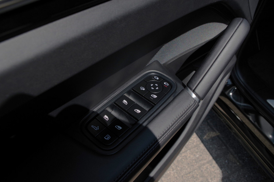 Porsche Cayenne Coupé 3.0 E-Hybrid 462 PK Platinum Edition PHEV, Panoramadak, Trekhaak, Kuipstoelen, BOSE Sound, Sport Chrono