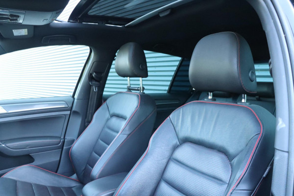 Volkswagen Golf 2.0 TSI GTI Performance | PANO / VIRT. COCKPIT / KEYLESS / CAMERA