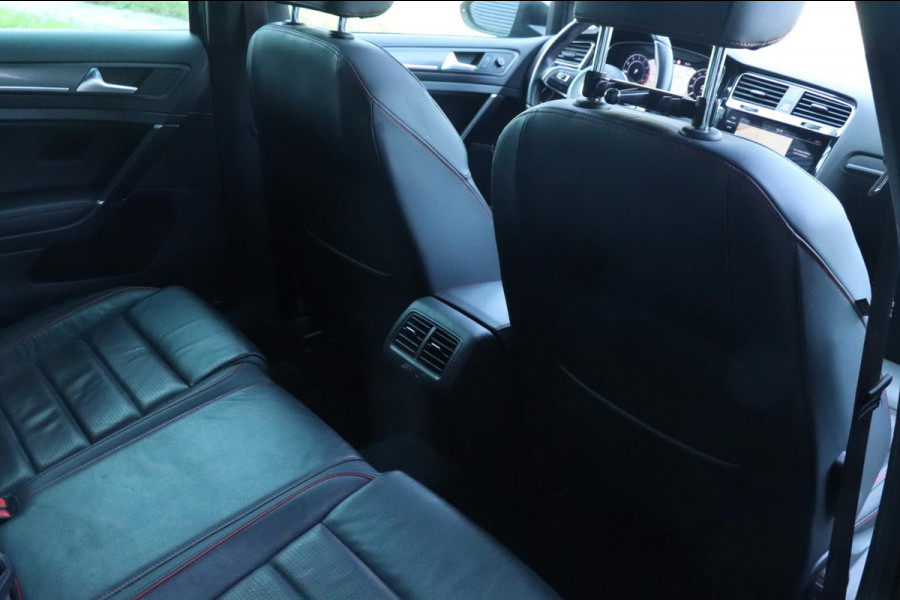 Volkswagen Golf 2.0 TSI GTI Performance | PANO / VIRT. COCKPIT / KEYLESS / CAMERA