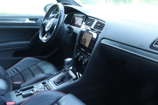 Volkswagen Golf 2.0 TSI GTI Performance | PANO / VIRT. COCKPIT / KEYLESS / CAMERA