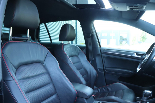 Volkswagen Golf 2.0 TSI GTI Performance | PANO / VIRT. COCKPIT / KEYLESS / CAMERA